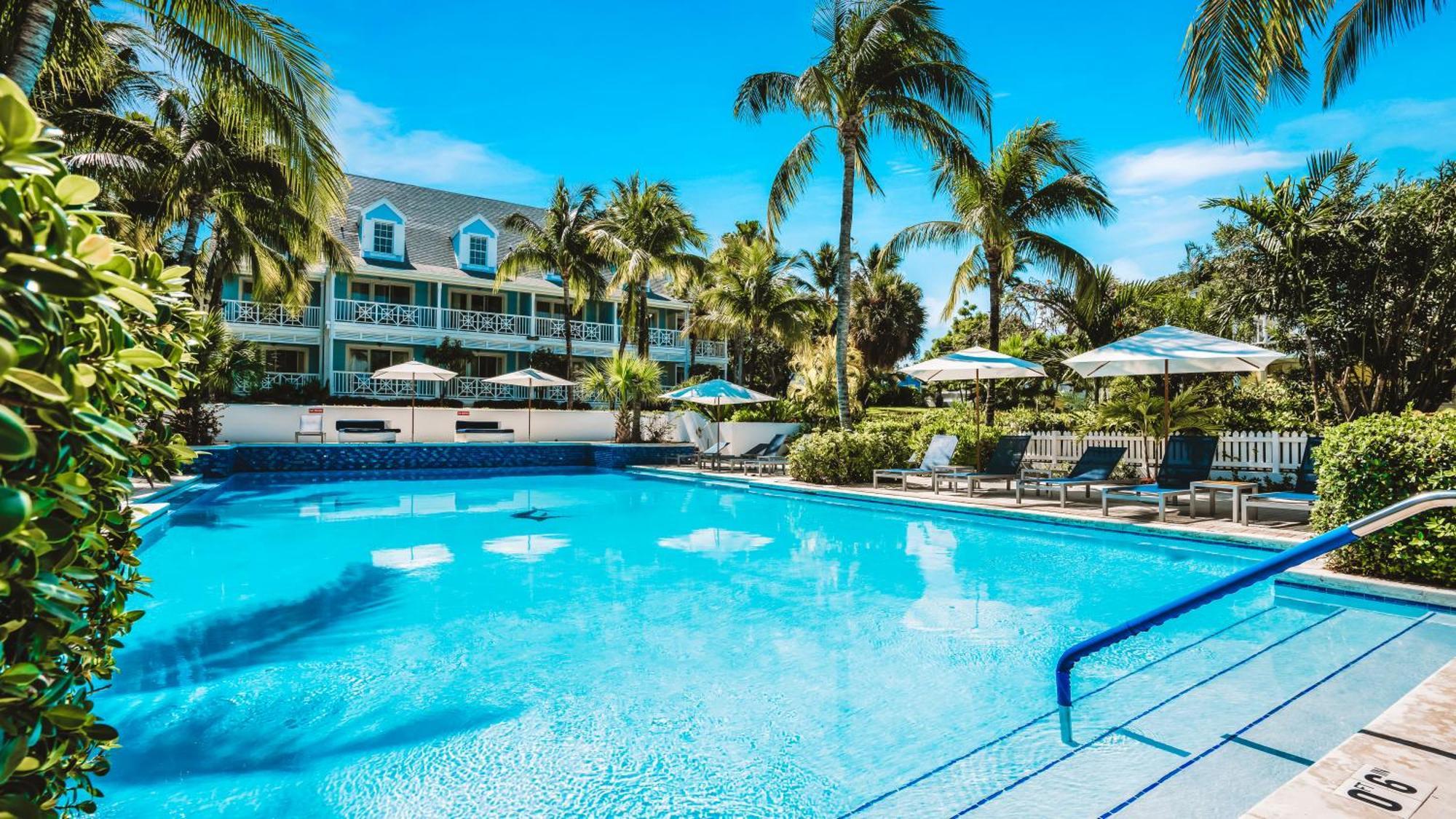 วาเลนไทน์ รีสอร์ต แอนด์ มารีนา Hotel Dunmore Town ภายนอก รูปภาพ