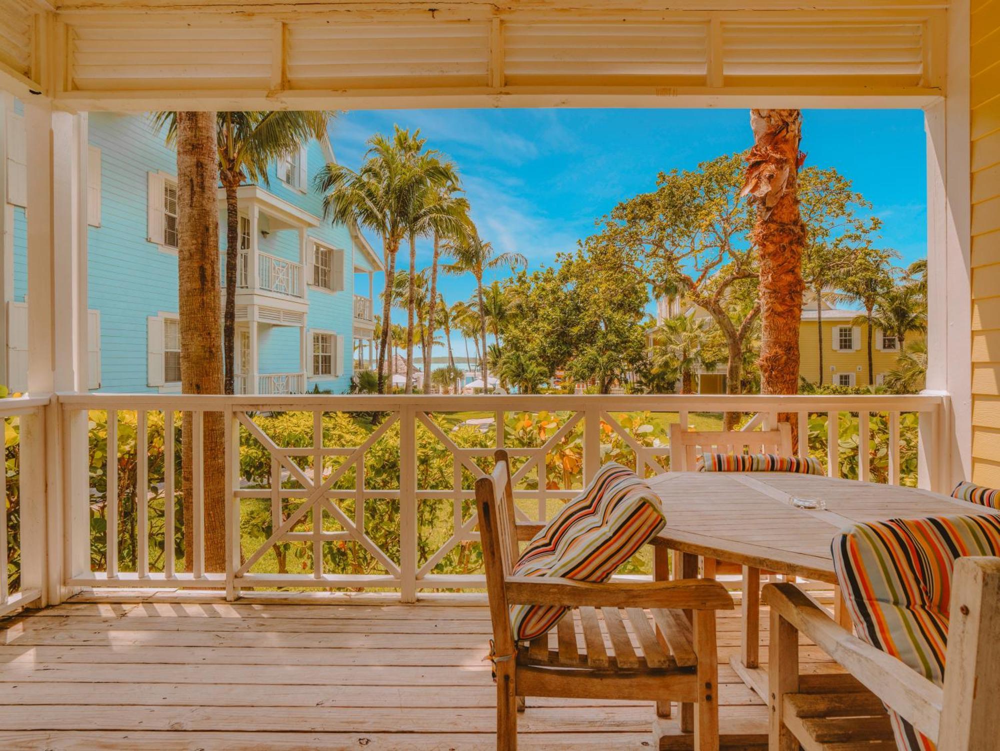 วาเลนไทน์ รีสอร์ต แอนด์ มารีนา Hotel Dunmore Town ภายนอก รูปภาพ