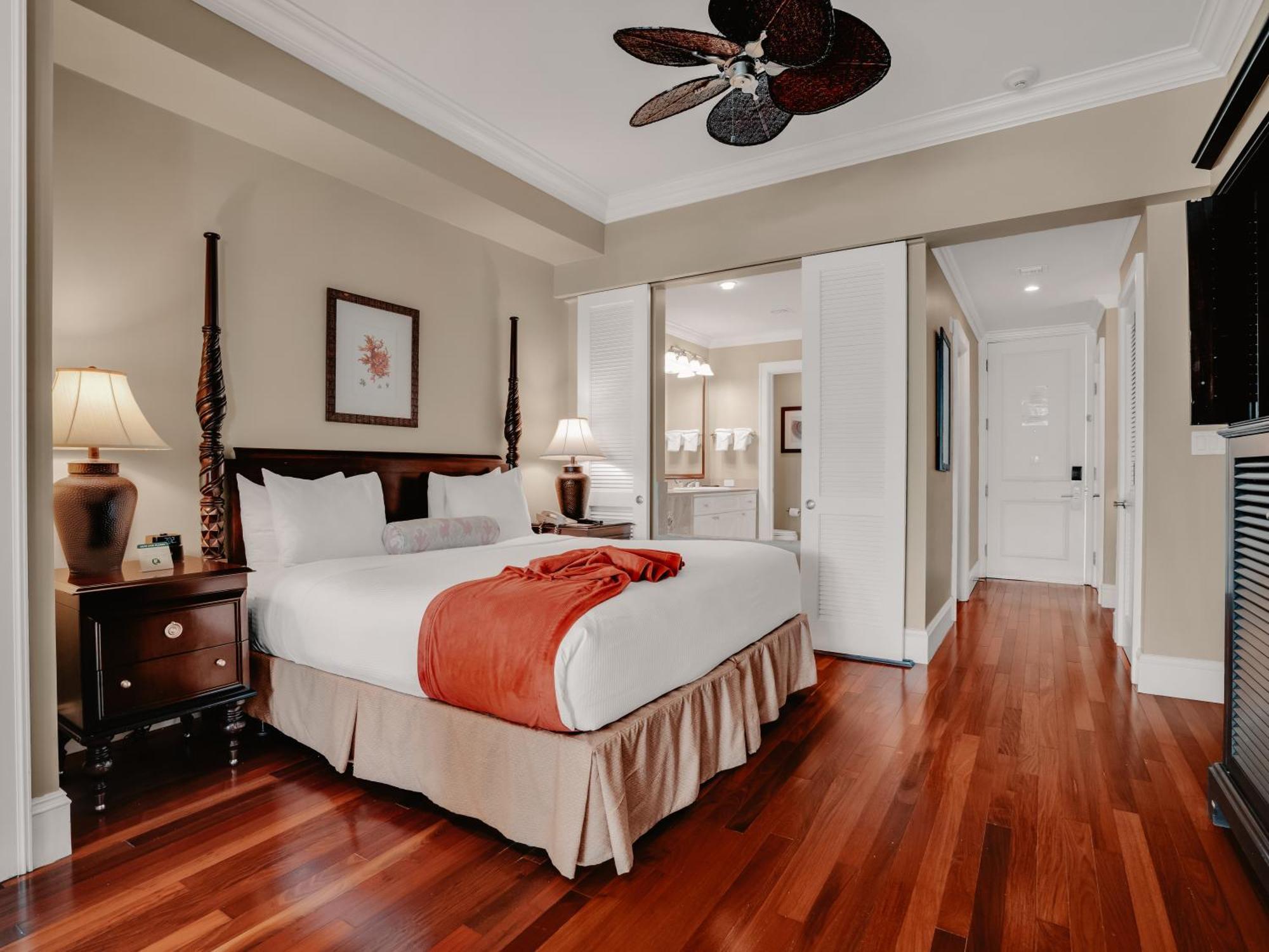 วาเลนไทน์ รีสอร์ต แอนด์ มารีนา Hotel Dunmore Town ภายนอก รูปภาพ
